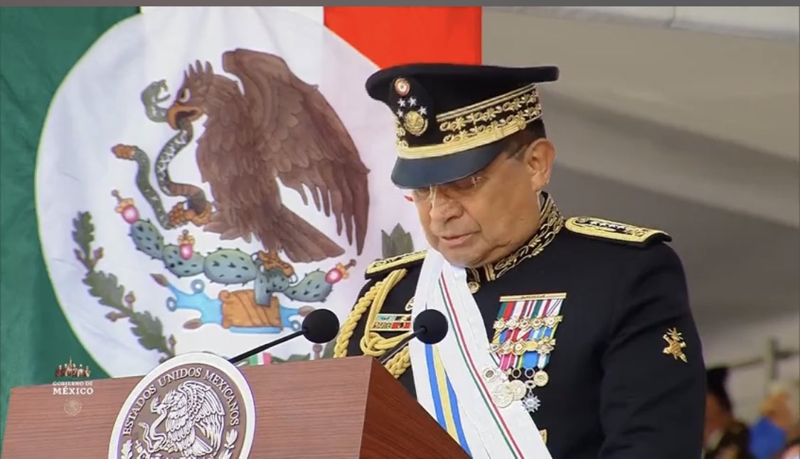 semanal12's tweet photo. 🛑🛑💵🐀#NoMilitarizacionDeMexico AL SEVICIO D #OvidioGuzman #Narcos @lopezobrador_ @Luis_C_Sandoval @AlmiranteSrio  SUS SOCIOS,LO LIBERARON,DEJAN OPERAR,MATAR MEXICANOS ,AMERICANOS #EEUU #Fentanilo NOS MILITARES A CALLES,CON PODER @ArturoZaldivarL @SCJN @JoeBiden @JustinTrudeau https://t.co/7S2aI89liw