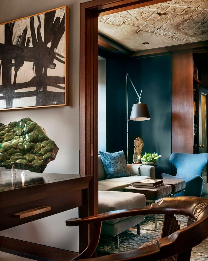 SmirosArchitect's tweet photo. Off of this Upper East Side foyer is a relaxed home office and library, with an antique map of Manhattan covering the ceiling #smirosarchitects #lifestylecurators
Photo by @durstonsaylor https://t.co/BlEPzJCpzO