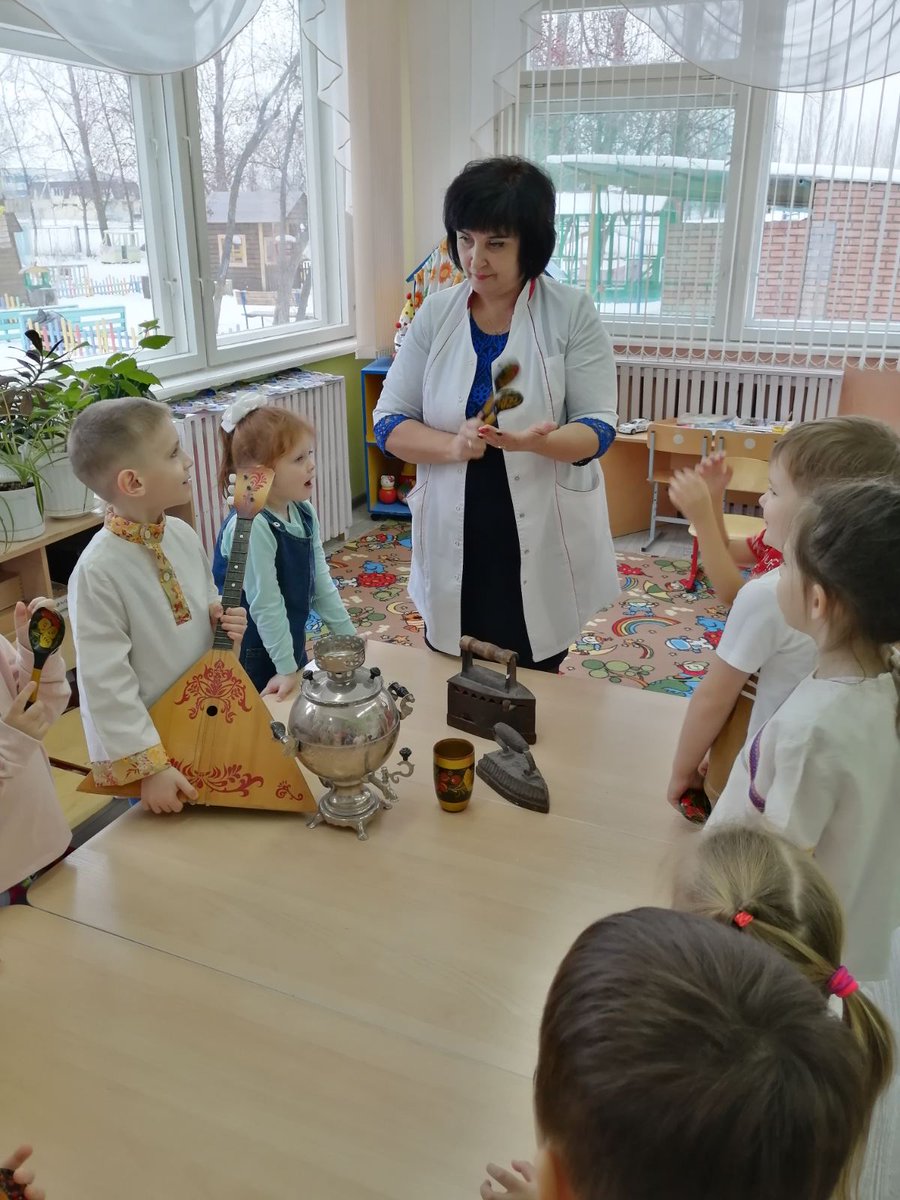 7FE5d8uMk2OAjdP's tweet photo. Как здорово...как интересно...окунуться в жизнь и быт русского народа! Ребята из группы 3 "Ромашки" увидели и познакомились с удивительным миром и историей Руси! https://t.co/mSorSTWafm