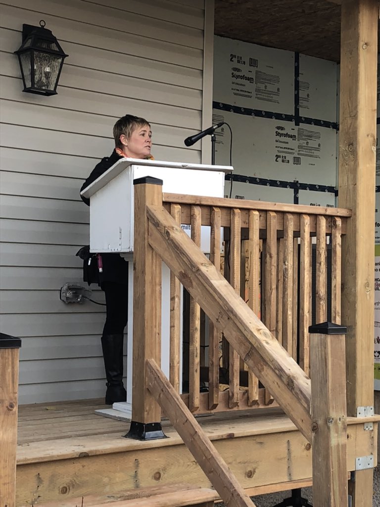 HabitatHamilton's tweet photo. Sue, GM of @HHCA_1920 and Board Chair @HabitatHamilton, congratulates the association's membership for all of their hard work and generosity. The @HHCALEGACYBUILD wouldn't have been possible without their support.
#HHCALegacyBuild #HHCA #construction #HamOnt #buildthechange https://t.co/762TG60oWO