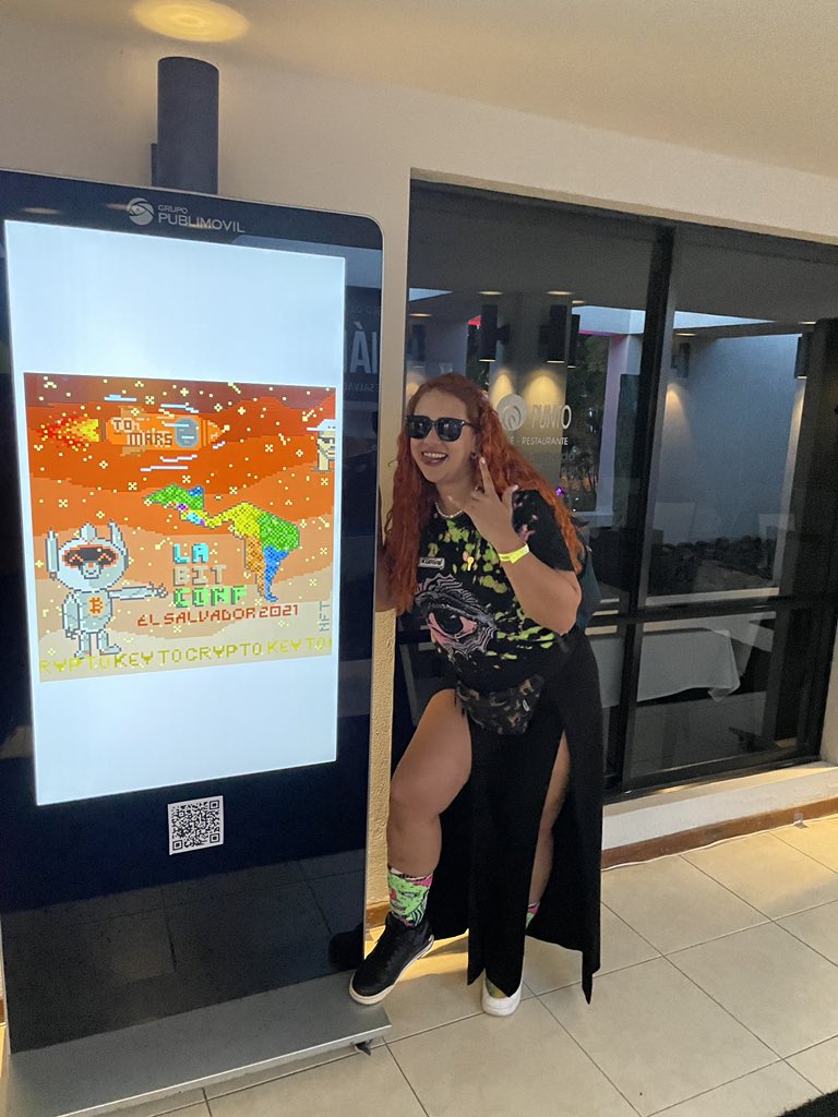 jackiesieras777's tweet photo. Mi #nft @labitconf El Salvador 2021 estuvo en pantalla de exhibición en el #MuseoMarte Gracias! #keytocrypto2021 y a #nftlatinoamerica .Una Experiencia de otro nivel! #LABITCONFWEEK https://t.co/LWrjmcsBma