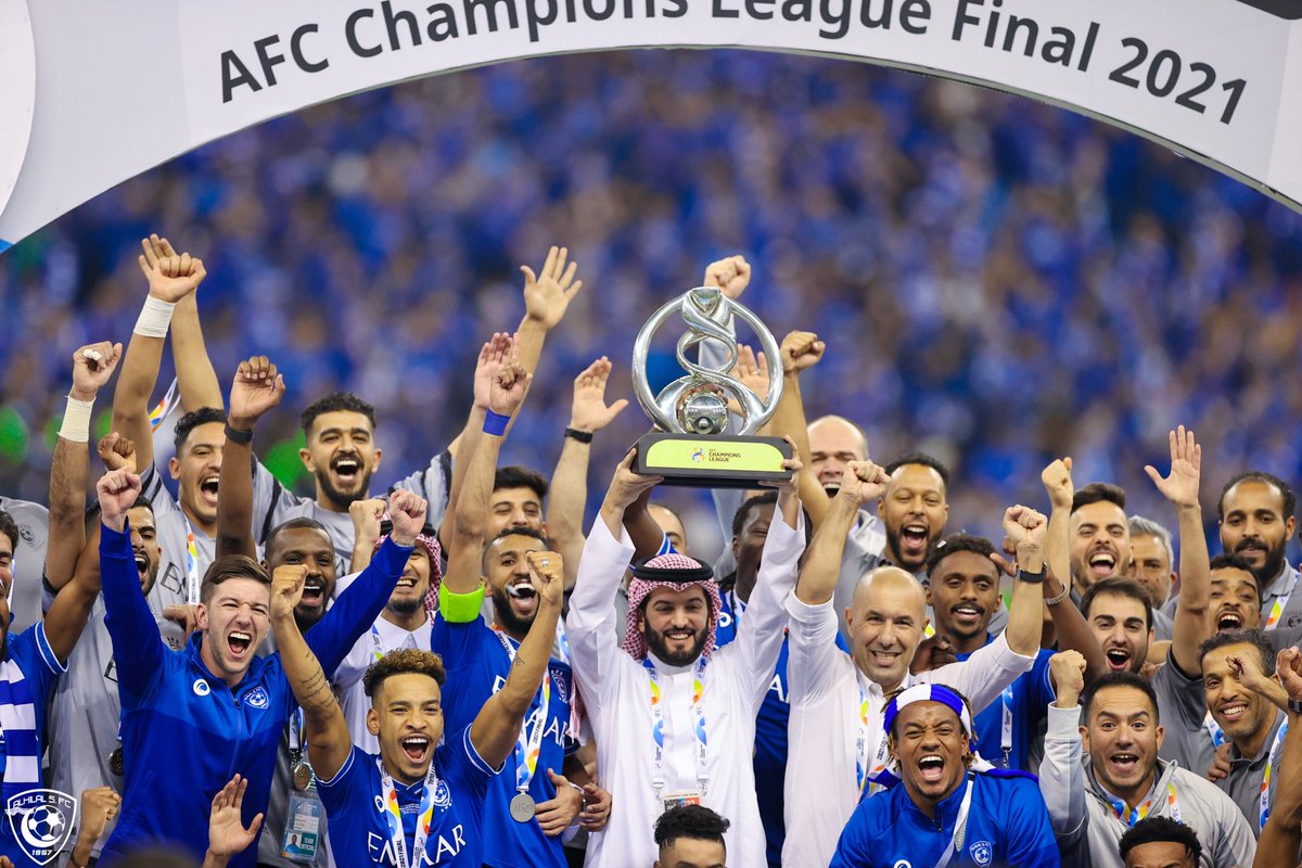 Fahad_Alotaibi_'s tweet image. #الهلال بطلاً لدوري أبطال 2021 للمرة الرابعة، والبطولة الثامنة آسيويًا.. البطولة 63 في خزائن النادي.. مكانة طبيعية لنادي ولد بطلًا واستمر بفضل الله ثم بفضل رجالاته وجماهيره وأبطاله ومنسوبيه..
1️⃣