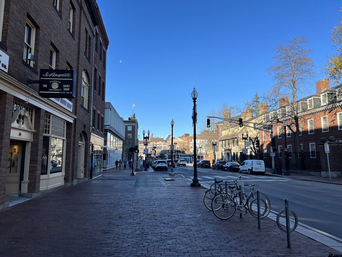 _chandi's tweet image. Sooooo… I-pahked-my-cah-in-hahvad-squah #SorryNotSorry