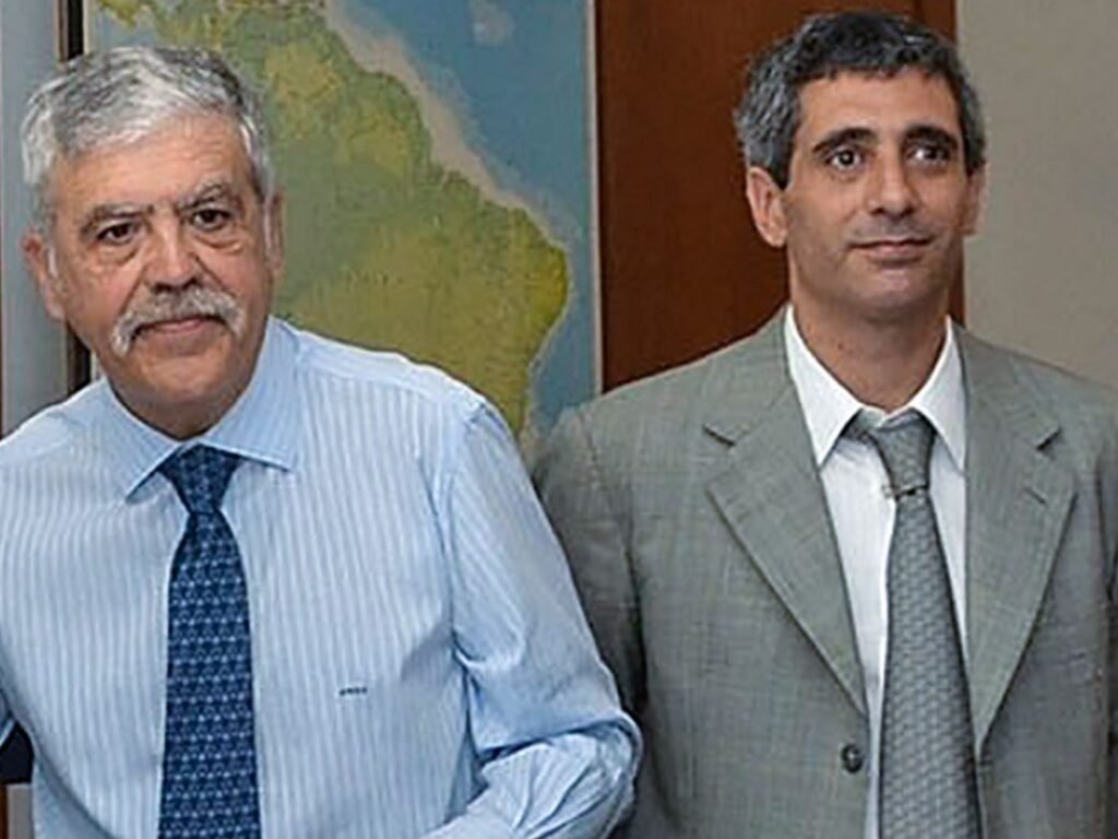 silvinabs22's tweet photo. @edufeiok @raquelc2908 #EliPhone https://t.co/4KXvwOnVgq