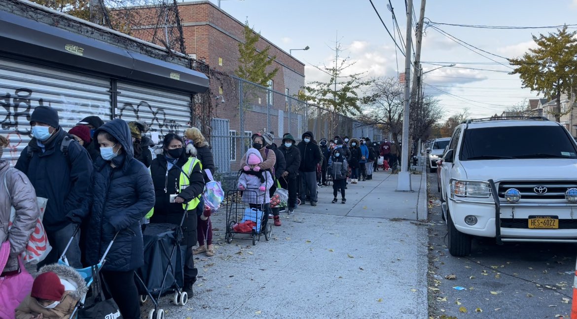 APAGUSA's tweet photo. APAG Cares distributed over 300 #Halal #Turkeys &amp; #foodpackages in Queens. The response by the community was overwhelming which serves as yet another reminder that food insecurity is still relevant.

#APAG #thanksgiving #thanksgivingfood #fooddrive  #givingback #communityservice https://t.co/p9v47qMbjh