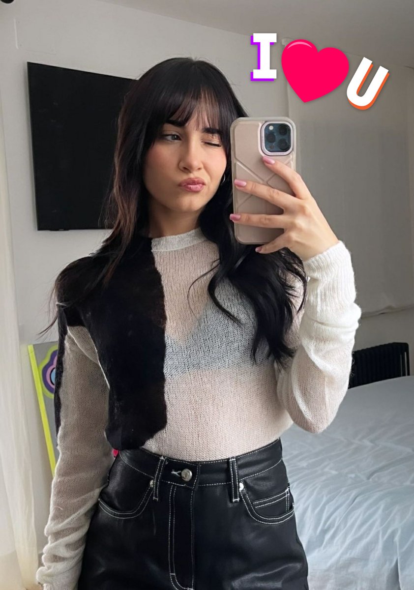 fansaitana_1727's tweet image. @Aitanax Vamos a echar muchísimoo de menos tus #11RT ¡¡Qué Nunca Acabe Esto 🙏🏻!! Eres mi ídola para siempre, y solo quiero decirte que brillas por dentro y por fuera