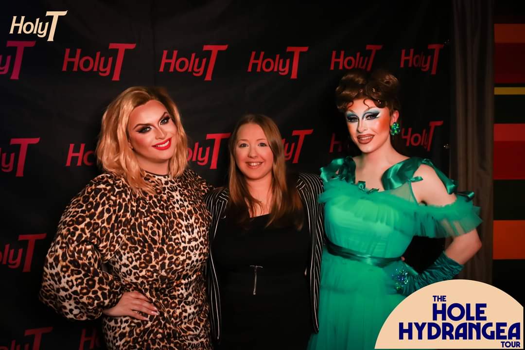 LHammacott's tweet photo. They say never meet your idol... Well I did and she did not disappoint! Managed to hold back the tears in front of @CherylHoleQueen and then broke down at the bar 😂

@BluHydrangea_ for ripping my boyfriend for how he walks was hilarious! Such a great show! ❤️ https://t.co/fkifj6BTKH