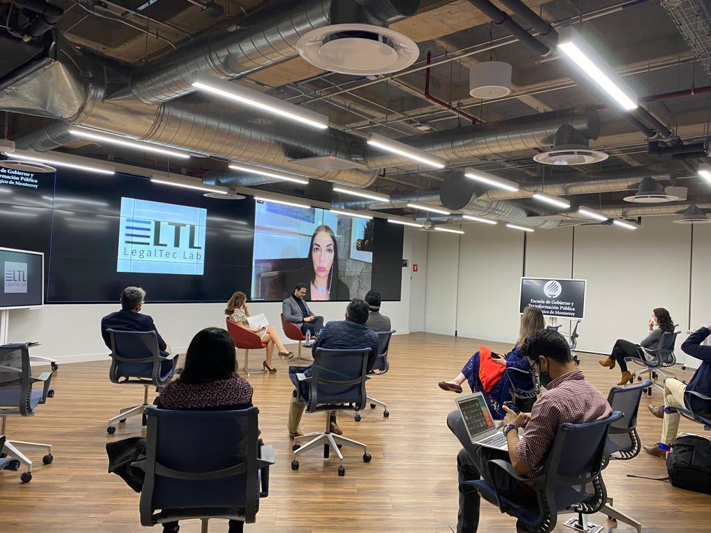 EGobiernoyTP's tweet photo. 📌 El día de ayer @AlejandroPoire, @eileenmatus, @nano_unanue y @elenaestavillo presentaron #LegalTecLab, un espacio de debate académico en temas de derecho, tecnología, regulación y competencia.
Te compartimos algunos momentos del evento de lanzamiento.
#SomosEGobiernoyTP https://t.co/8fWgVE2uya