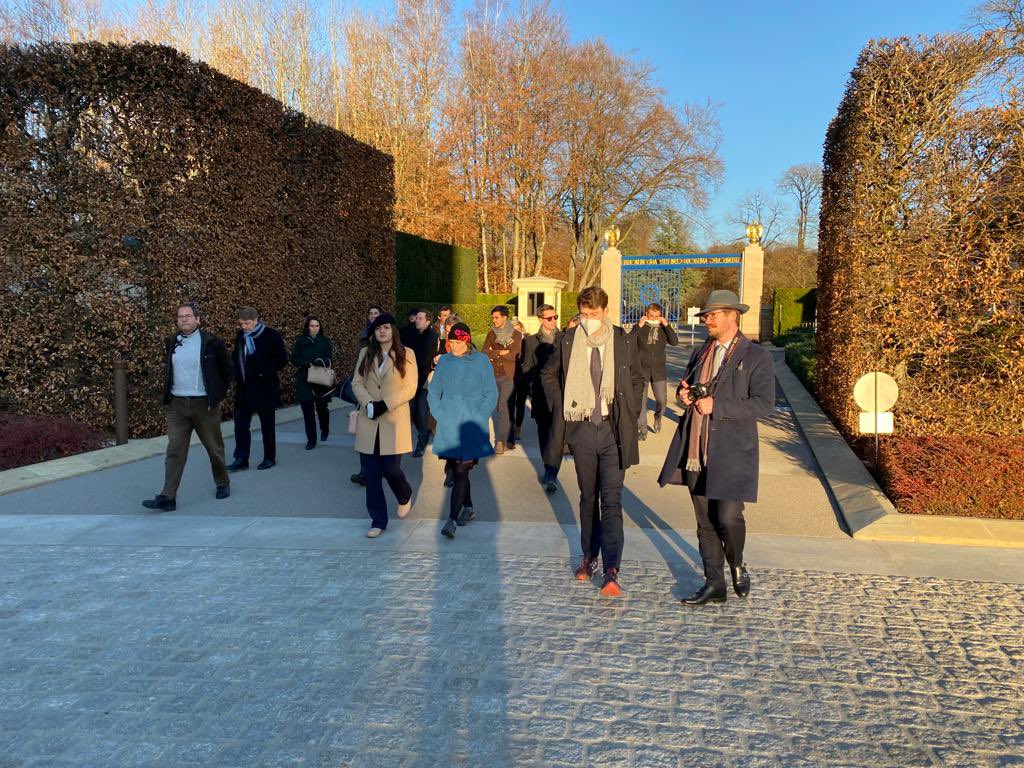 BelgiumLux's tweet photo. Welkom in #Luxemburg @YD_Belgium! Het bezoek aan Lux is een ware traditie en sluit mooi aan bij de intentie van de #BLEU omtrent de gezamenlijke vorming van #diplomaten & #stagiaires en wederzijdse detachering 🇧🇪🇱🇺 #belux100 @MFA_Lu @BelgiumMFA @ThomasLambertBE @AmbassadeLuxBxl https://t.co/82Y7OgJxYN