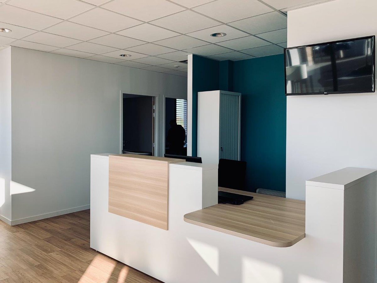 Cerfrance85's tweet photo. Votre agence Cerfrance Les Sables d'Olonne est ouverte ! ✅

Nous vous accueillons désormais dans l'impasse Isaac Newton à la Zone Numerimer  📍

Une agence plus facile d'accès, un cadre de travail agréable pour nos collaborateurs 👏 N'hésitez pas à venir nous rencontrer 👋 https://t.co/dUbLZERfhI