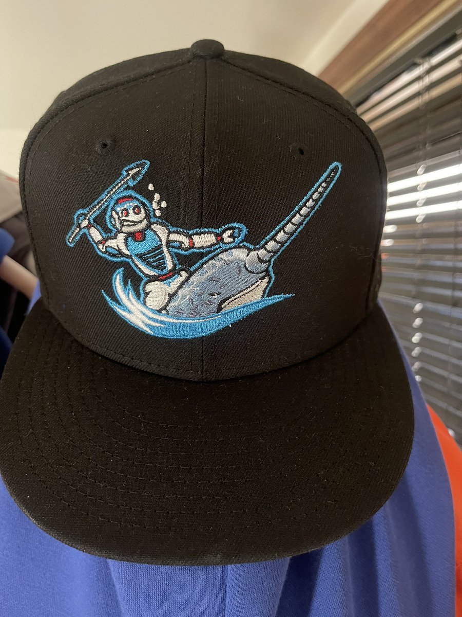 Hatter_up's tweet photo. Day 15 of 52 #Iowa @QCRiverBandits #QuadCity #Alternateidentity #TreasureHunters #Milb #Unsinkable #50stateHatChallenge #EverystateNOduplicates #includingDCCanada #HatTwitter #HatoftheDay #hatcollector #Nov8thruJan6 #skippingsundays https://t.co/ifAQQlVRZ3