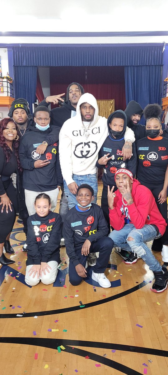 The grind don't stop 💪 
#Thanksgivingdrive #fivioforeign 
#Fèyowèw