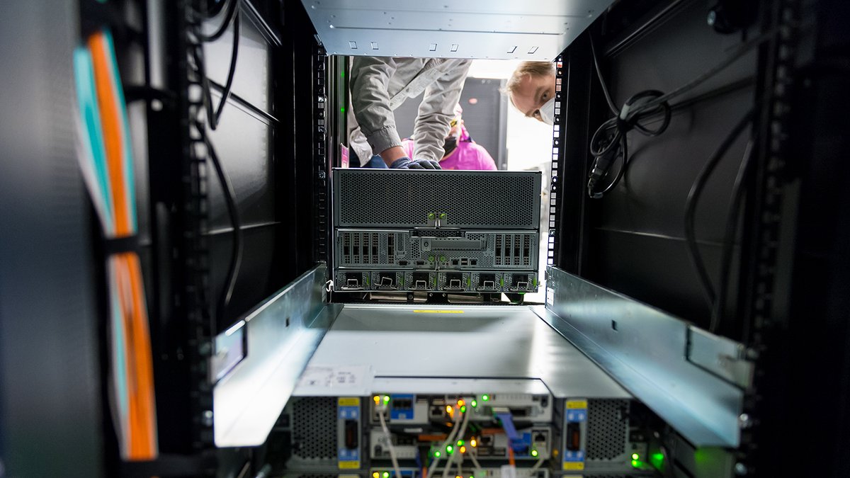 argonne_lcf's tweet photo. 📣 We’re hiring! 

- HPC Systems Administration Specialist
- Postdoc: High Performance Workloads for Simulation/AI
- ALCF Catalyst 
- Data Services Architect
- Postdoc: Portable, Highly Performant Python

Check out these opportunities and more: https://t.co/XVz2sCph9d https://t.co/RIELBgg20j