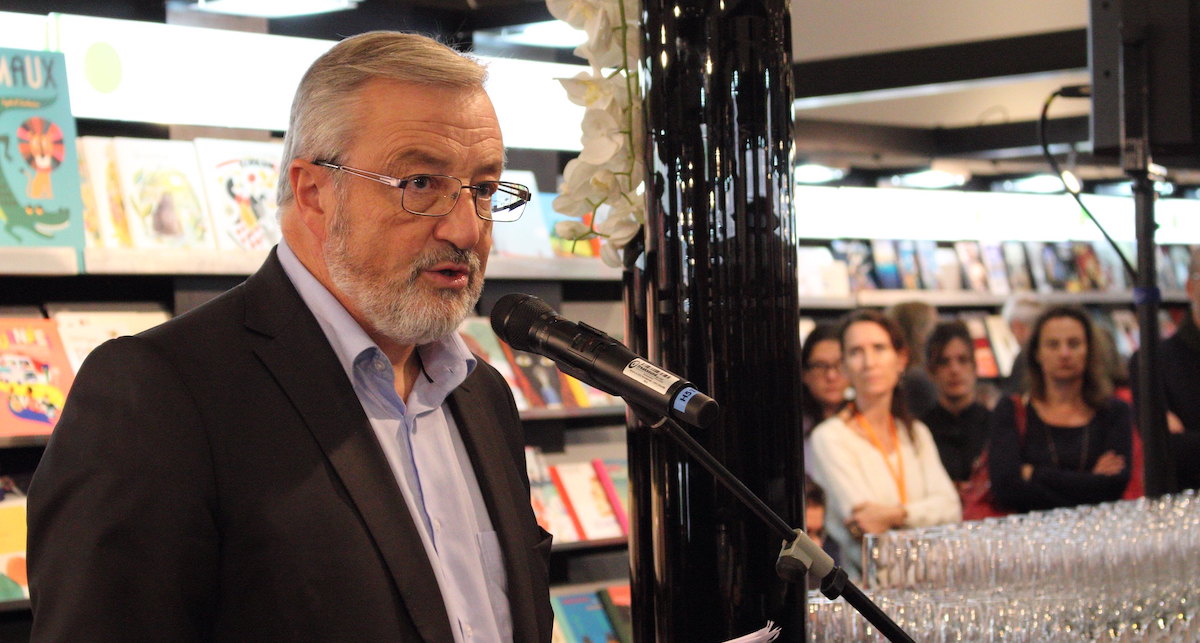 ActuaLitte's tweet photo. Des retards de livraison en librairie et la chaîne du livre menace d'exploser https://t.co/oEGoIA1ijI
@SLF_Librairie @VincentMontagne #mediaparticipations #reassort #conditionscommerciales #librairies https://t.co/7FWHEx7Hwa