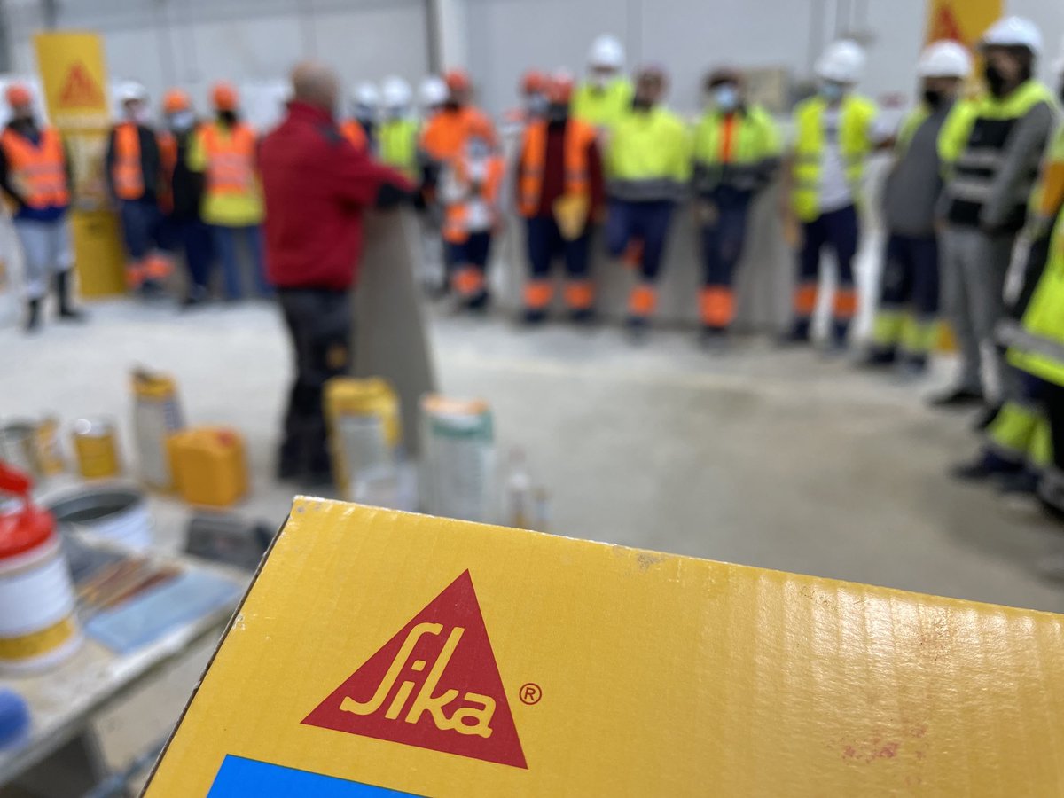 DelsoVictor's tweet photo. Alumnos de la ⁦@FLC_FP_Aragon⁩ han recibido #Curso teórico-práctico impartido por Dpto. Técnico ⁦@SikaSpain⁩ #Zaragoza.
Jornada de aprendizaje para futuros profesionales del sector de la #construccion Gracias a Juan L., Oscar Ll. y Javier B. de ⁦@Fund_Laboral⁩ https://t.co/RYPzglOcqk
