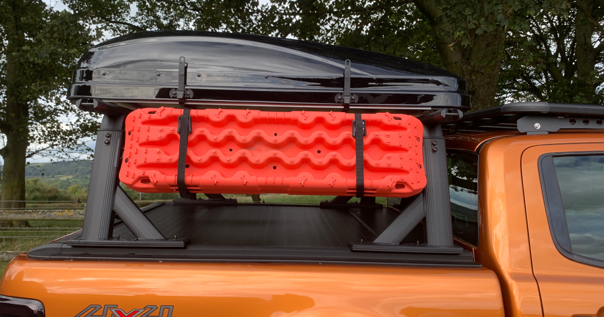 Direct4x4's tweet image. Emergency Recovery Traction Sand Tyre Track Brackets to fit to our Adaptable Adjustable Cargo Rack now exclusively available on our website:

direct4x4.co.uk/products/emerg…

✅ Strong ABS plastic
✅ No drilling required
✅ Velcro straps for quick setup
