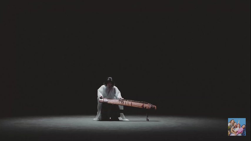 ParaBiast's tweet photo. Cierro hilo con estas tomas que me dejaron en shock

#ImA빛MusicVideo
#HwasaComeback  #Hwasa https://t.co/xlrYcS1kDh