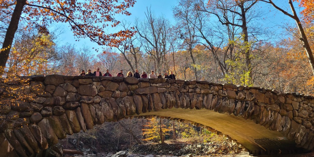 GeorgetownELC's tweet photo. Last Friday, ELC took a hike in Rock Creek Park, admiring the fall leaves and the beautiful river on their walk. Then, they warmed up with a barbecue picnic, enjoying fresh hotdogs and turkey sandwiches!
#washingtondc
#georgetownELC https://t.co/MAPgn743q3