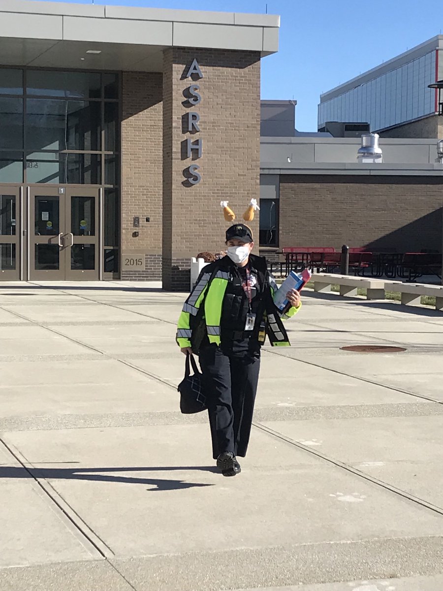 ASRHS- Looks like we have our very own SRO turkey today- definitely the BEST around! We are so thankful for you Officer Bigelow! Happy Thanksgiving!! #asrsd ⁦<a href="/AyerPD/">Ayer PD</a>⁩