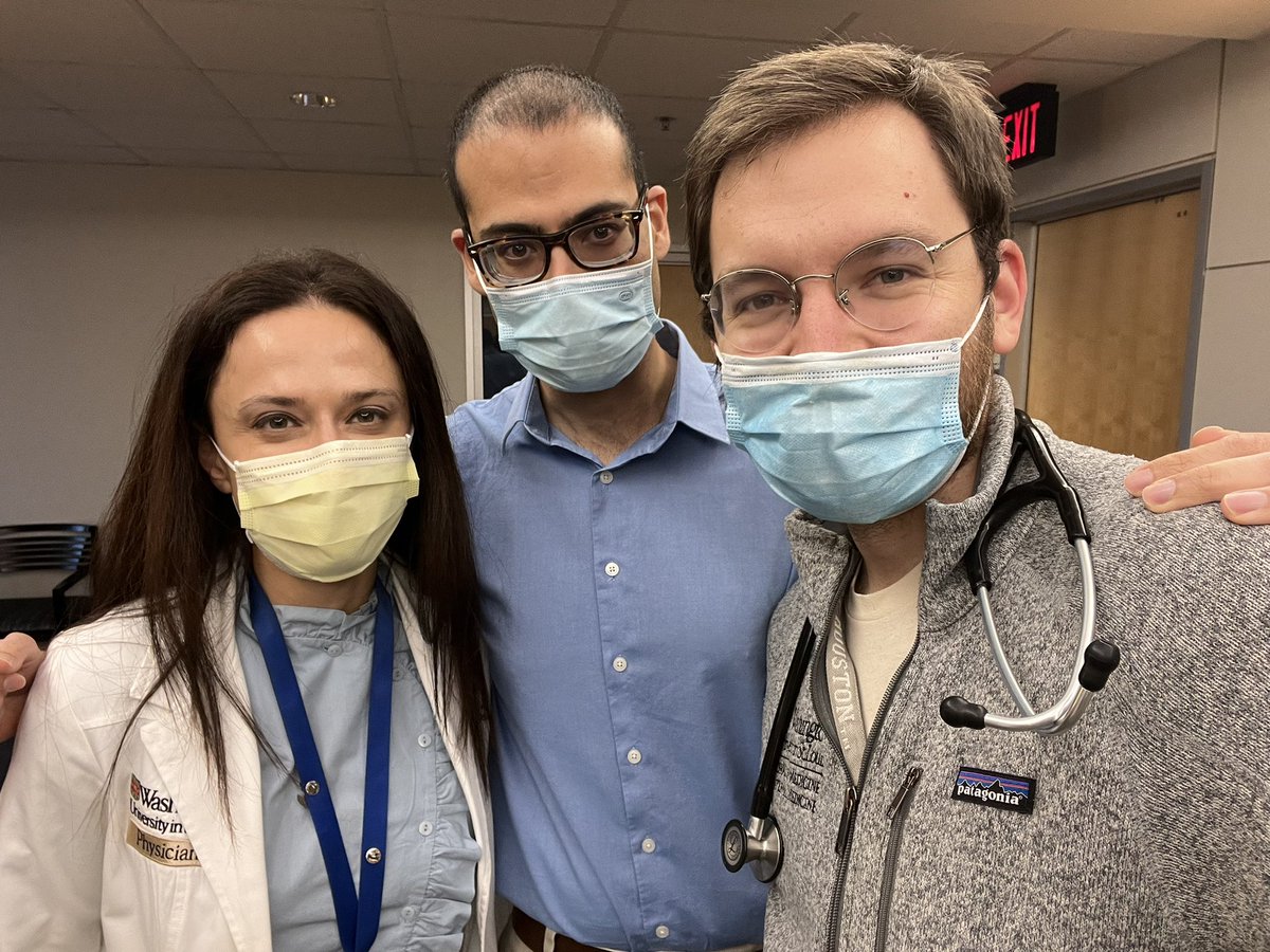 Going #blue for #AMR with our director of the handshake #stewardship program @WashUID @BarnesJewish and our #ID fellow #WAAW2021 @WMAJDN #WMA