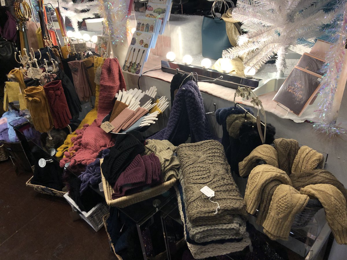 Yes Teddington! Christmas 2021 we’re ready!!!
New stock bags, scarves, purses,gloves and accessories at our typically amazing prices now in the shop! Ideal gifts for both him and her. 
#shoplocal #giftideas #twickenham #richmond #christmasgifts #secretsanta