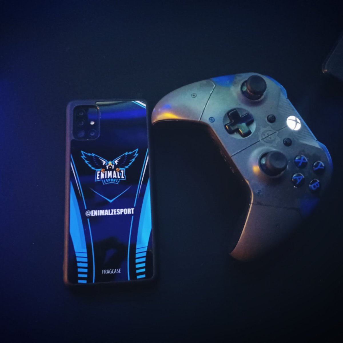 enimalzofficiel's tweet photo. Si toi aussi tu souhaite avoir ta coque perso,utilise le code #ENIMALZ et bénéficie de 10% de réduction sur le site @fragcase #fragcase #enimalzesport #rt https://t.co/K4GvUmp0xg