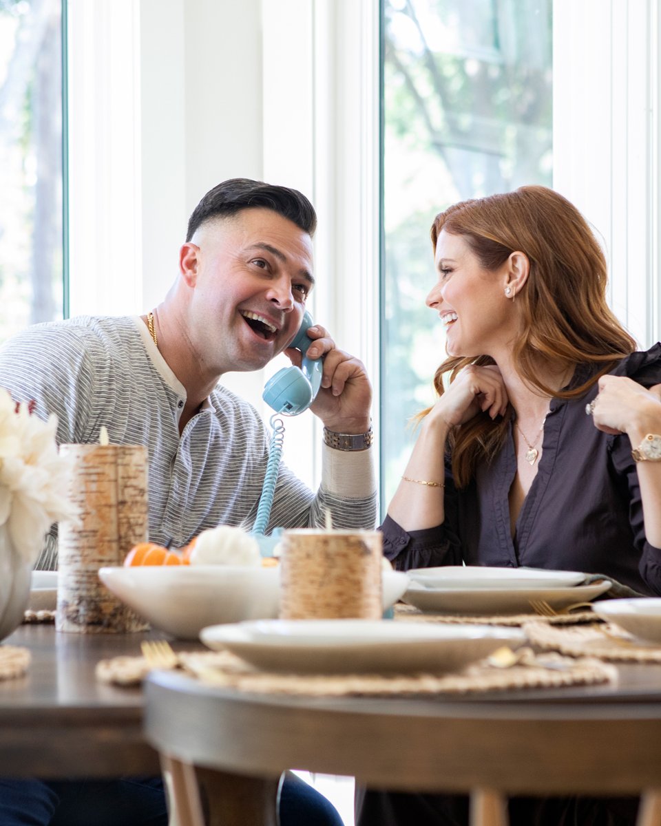 McAlistersDeli's tweet photo. THE BIG DAY IS HERE! Get your questions, phone and holiday spirit ready! Call 1-833-McA-HOST today from 4:30–6:30 pm EST to for hosting advice from @JoAnnaLGarcia &amp; @NickSwisher! We’ll also send a code for a free Lemonade Gallon and Holiday Cookie Tray bundle on $100+ orders! https://t.co/LQOOmEauJn