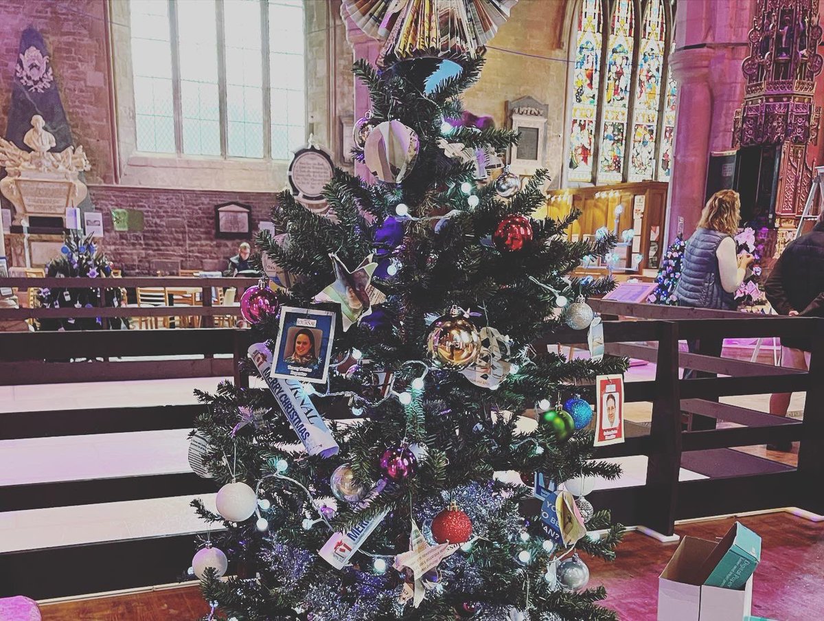 GranthamJournal's tweet photo. Our tree is up and ready for the Christmas Tree Festival @StWulframs starting tomorrow 🎄🎄 https://t.co/2r9Dwv7t8Z