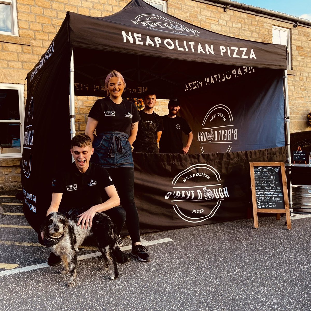 Just over 48 hours to go until our Christmas light switch on and the start of the @mappbeerfest2021 🤩🎄<a href="/TeamLouieGeorge/">Louies Pace - A Warriors Tale</a> will be turning the lights on @ 5pm, and we have pizza from B’reyt Dough🍕

#Christmas #LightSwitchOn #mapplewellbeerfest #RealAle #CAMRA #Beer #Pizza