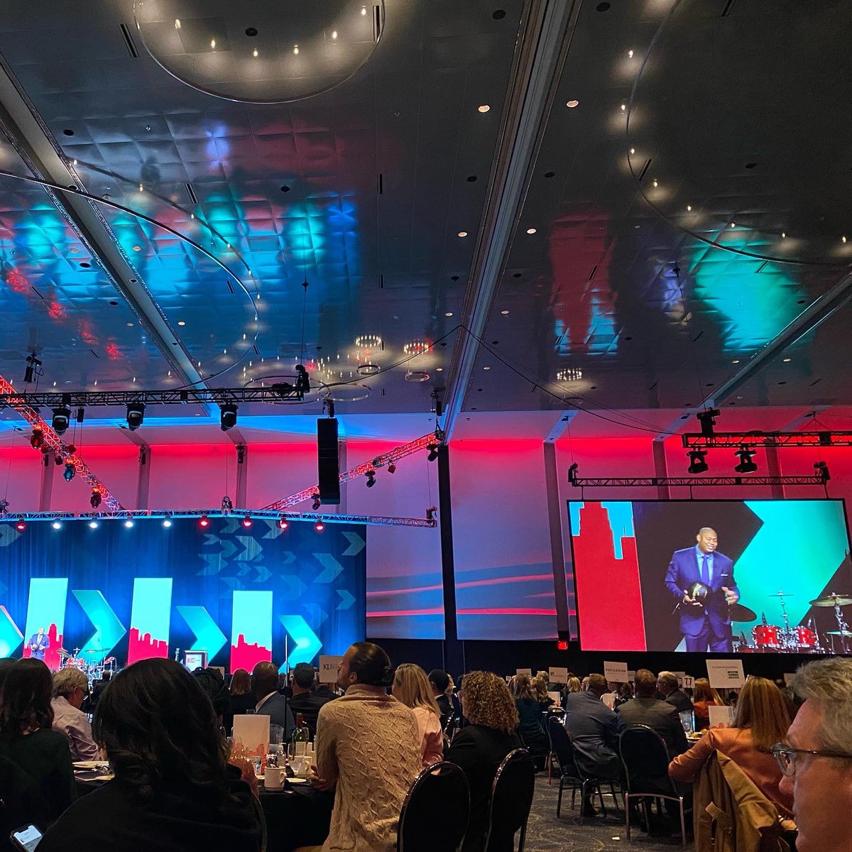 katie_cammm's tweet photo. It was an absolute honor to attend the Annual Kansas City Chamber of Commerce Dinner. The love for Kansas City was palpable. It was amazing to see so many friends and meet so many inspiring people 
#KC4All https://t.co/X90NxGJb8p