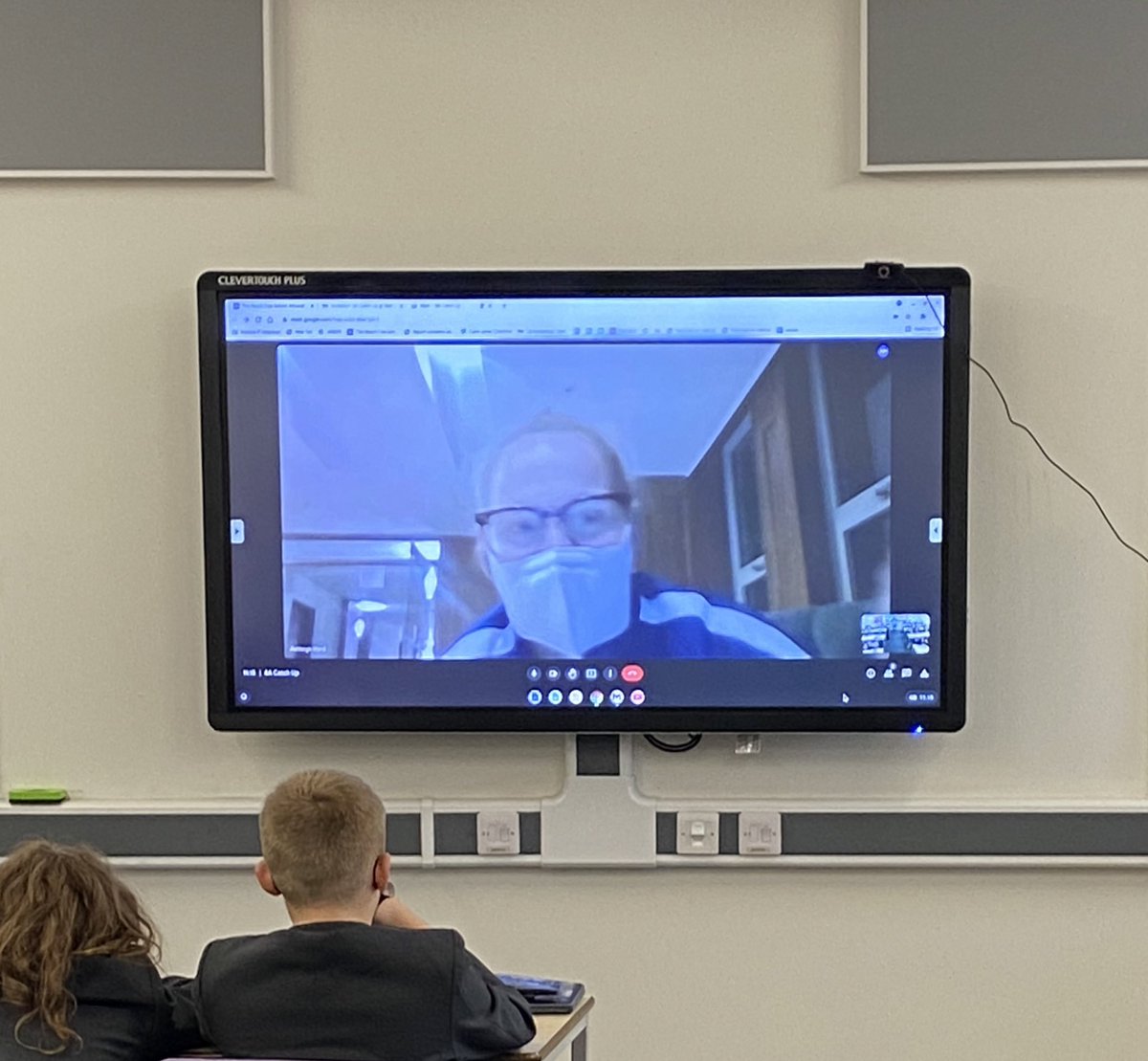 reachfreeschool's tweet photo. International Footballer Miss Ward checking in with her form via video link. #GoFerns πΏπ³πΏ #Community https://t.co/2q0oC18RQ6