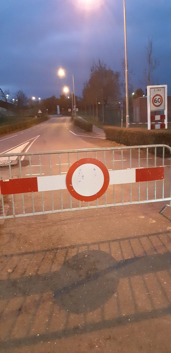 Echt: brug Aasterbergerweg, in verband met incident,  afgesloten voor alle verkeer. @L1verkeer