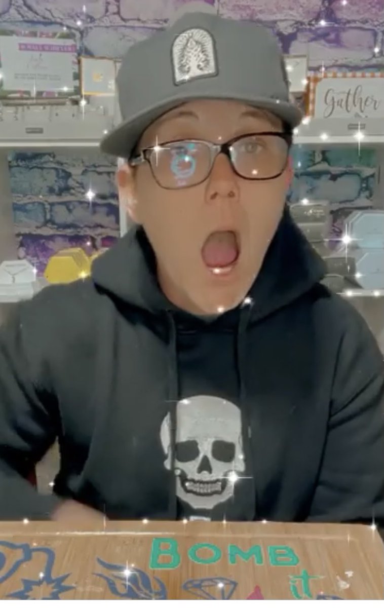 BB_Load's tweet image. Help what is the protocol for having a teenage step-daughter that  is ashamed of you ! When it took 20 yrs for me to finally be some what ok with my self ! #FTM #wedorecovery #LBGTQ #sharesmiles #vans #bombitlikeitshot #transgender