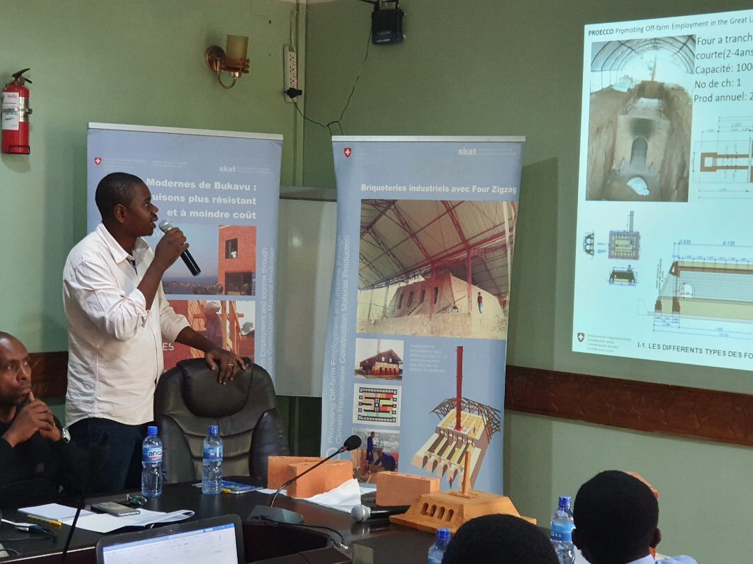 PROECCORwanda's tweet photo. #Bukavu: Atelier de Présentation de la technologie de Construction RLB et l’aménagement des quartiers spontanés à l’intention des Institutions de Formation Et Des intervenants dans le Secteur de l’Urbanisme et de la construction. #BriquesModernes #RowLockBond #SwissCooperation https://t.co/I06MQfyDna