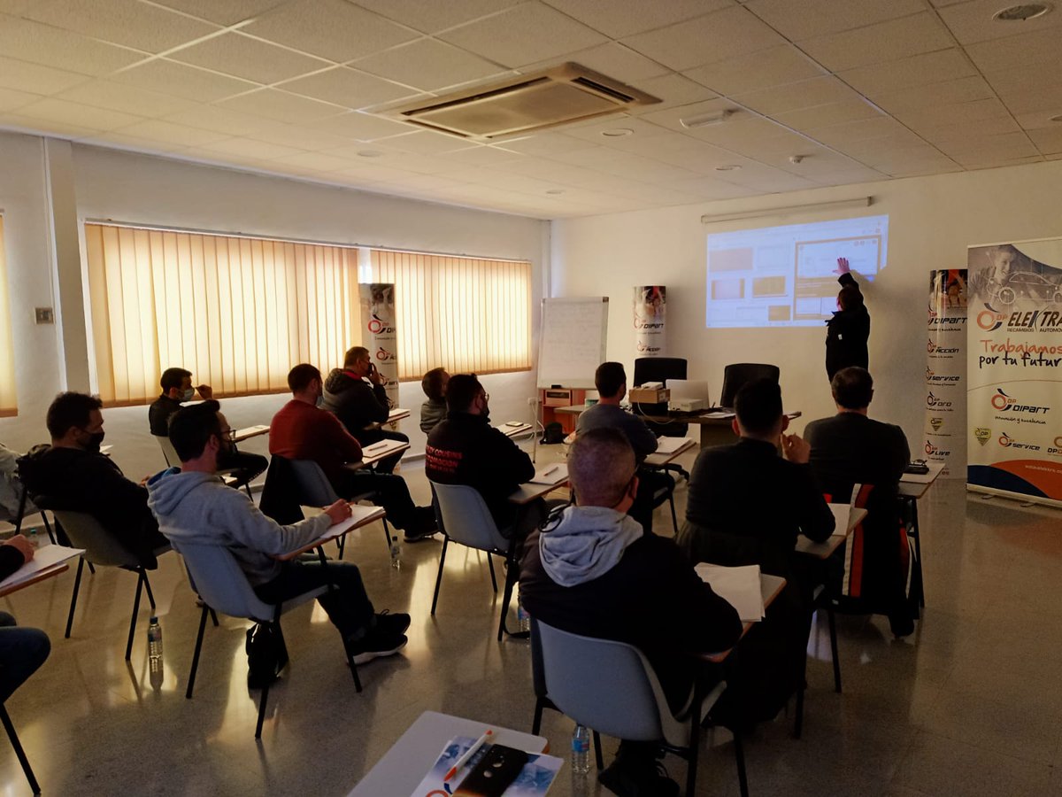 DIPARTSL's tweet photo. 🧑🏫 Nuestro técnico del #DPService, Marc Amores, ha estado hoy en Elche con nuestro #socioDIPART, Auto-Elektra, hablando sobre Arquitectura Eléctrica.
👉 ¡Contacta con tu distribuidor DIPART y apúntate a los próximos cursos!
https://t.co/fAo4hXXPEx
🔸 #somosDIPART 🔹 https://t.co/dzYzYqM6Aq