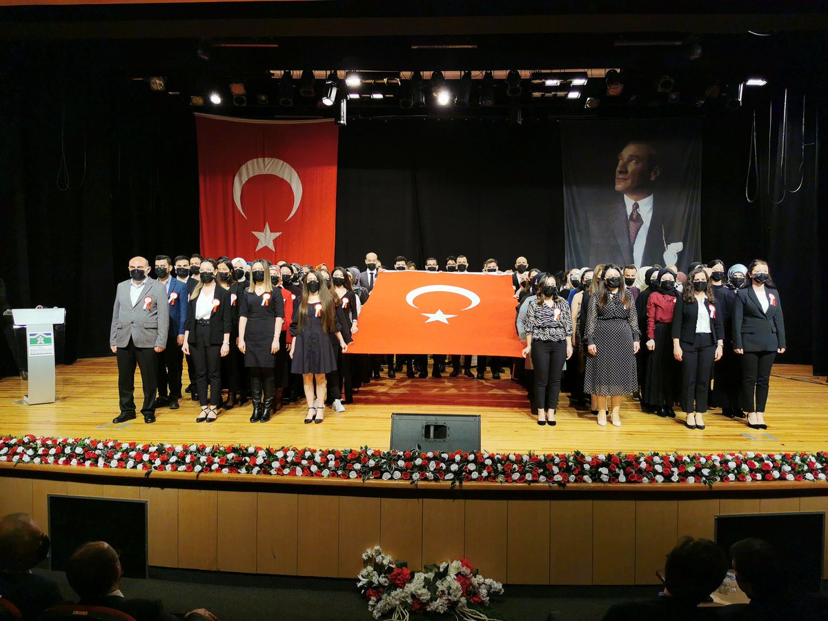 Öğretmenlik, bayrağı yükseltmek demektir. Başta, Başöğretmen Mustafa Kemal Atatürk olmak üzere tüm öğretmenlerimizin öğretmenler günü kutlu olsun. 
Ayrıca şehit öğretmenlerimizi de saygıyla yad ediyoruz. <a href="/istanbulilmem/">İstanbul İl Millî Eğitim Müdürlüğü</a> <a href="/memleventyazici/">Levent Yazıcı</a> <a href="/BahcelievlerMEM/">Bahçelievler İlçe Millî Eğitim Müdürlüğü</a> <a href="/EminCikrikci/">Emin ÇIKRIKÇI</a>