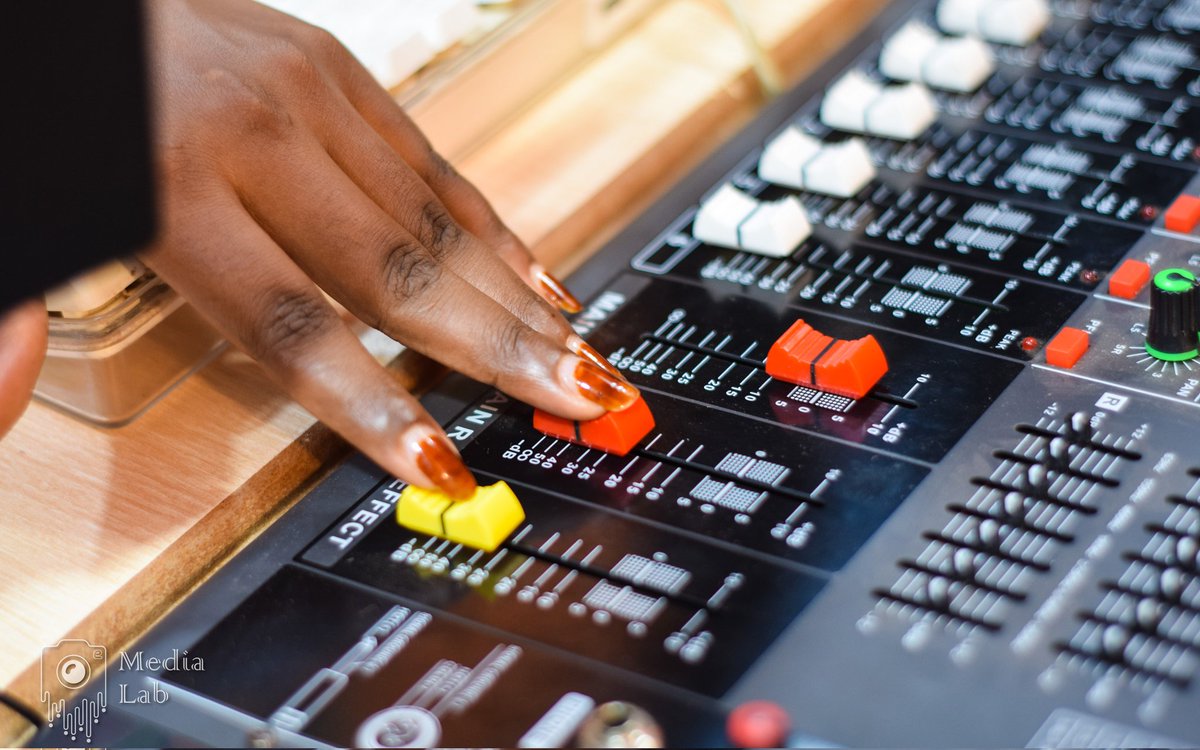 adamwalusimbi's tweet photo. Touching them buttons at ML Radio ποΈποΈ.
For details, check out: @MediaLabEntebbe
#MediaLabEntebbe #MediaLabRadio #MediaLabPodcasts https://t.co/63OPjncgiB