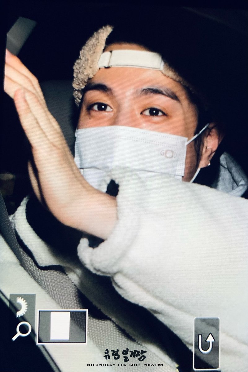 milkydiaryg's tweet photo. 211125 퇴근        목         🕊
겸이겸이👋🏻👋🏻
#JAYBsRNBxYugyeom
#YuGyeom #유겸 #민들레_겸 @yugyeom https://t.co/nPmlqOqPVp