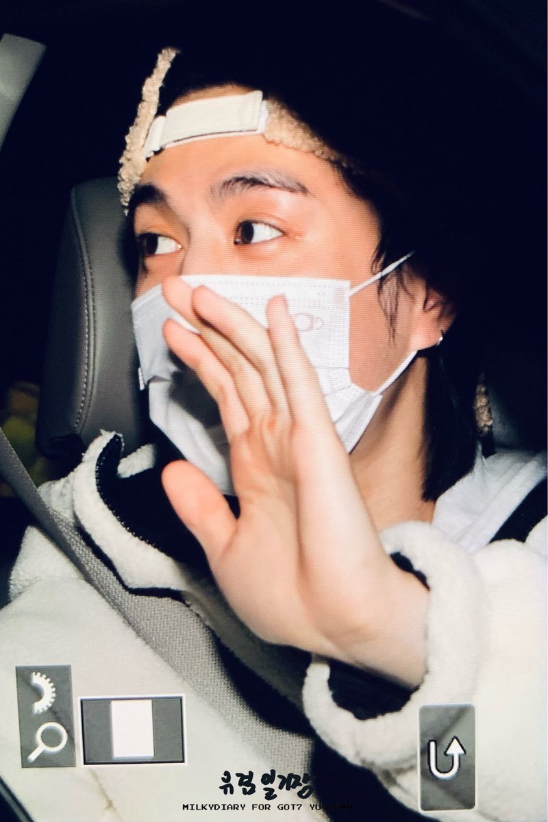 milkydiaryg's tweet photo. 211125 퇴근        목         🕊
겸이겸이👋🏻👋🏻
#JAYBsRNBxYugyeom
#YuGyeom #유겸 #민들레_겸 @yugyeom https://t.co/nPmlqOqPVp