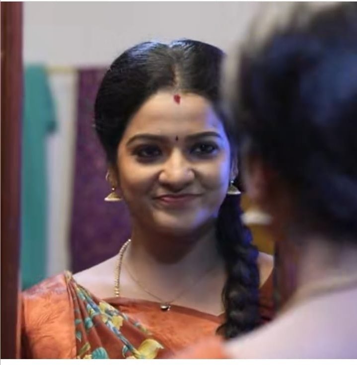DreamMullai's tweet photo. Transformation of Mullai to Mullaikathirvelan is very emotional and unbelievable.Bcoz no one can accept the life which they hurt more in this world.But Mullai accepts her life and makeher life morelovable. This is the reason for the love towards mullai #hbdchithumullaikathirvelan https://t.co/MwJIeGlFRT