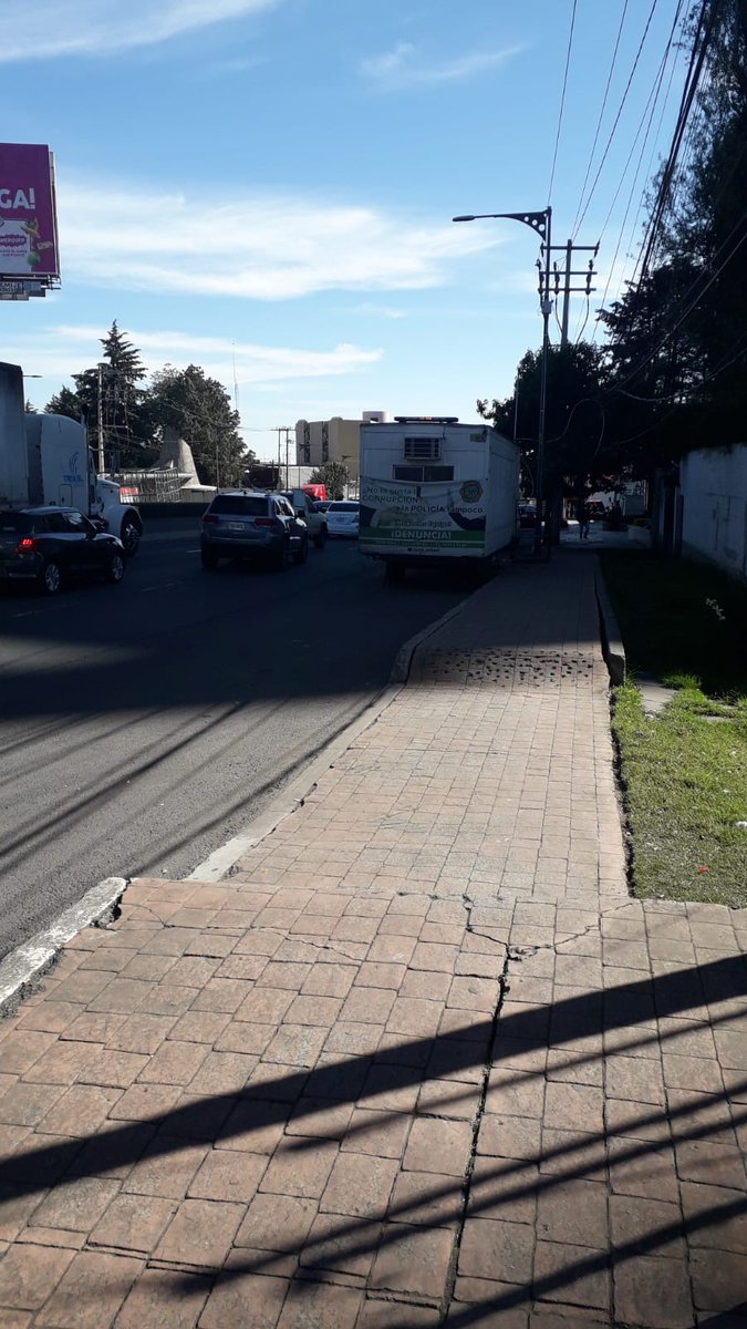 STAMPA57045335's tweet photo. @AlcCuajimalpa @AdrianRubalcava solicitamos apoyo para retirar modulo de policía nunca hay nadie y causa accidentes por ser entronque en la carretera México Toluca 5860 col contadero Cuajimalpa y también es una entrada a residencial stampa solicitamos apoyo urgente gracias https://t.co/cYgK3PWER3