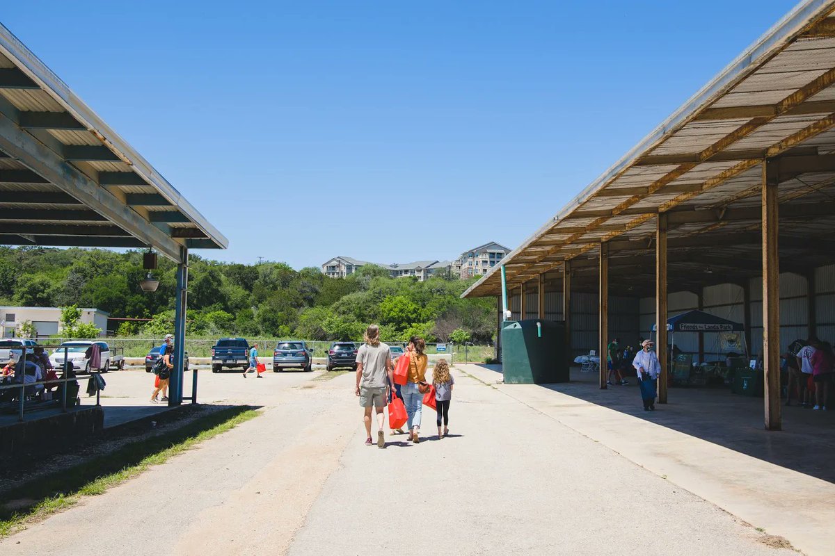 HeadwatersComal's tweet photo. Thanks to the generous support of our donors and members, we were able to offer more programs this year than ever before! We can't wait to see what the future holds! We'll be closed Thursday and Friday , but we'll be open for tours and self-guided visits on Saturday. https://t.co/etEbl4geF2