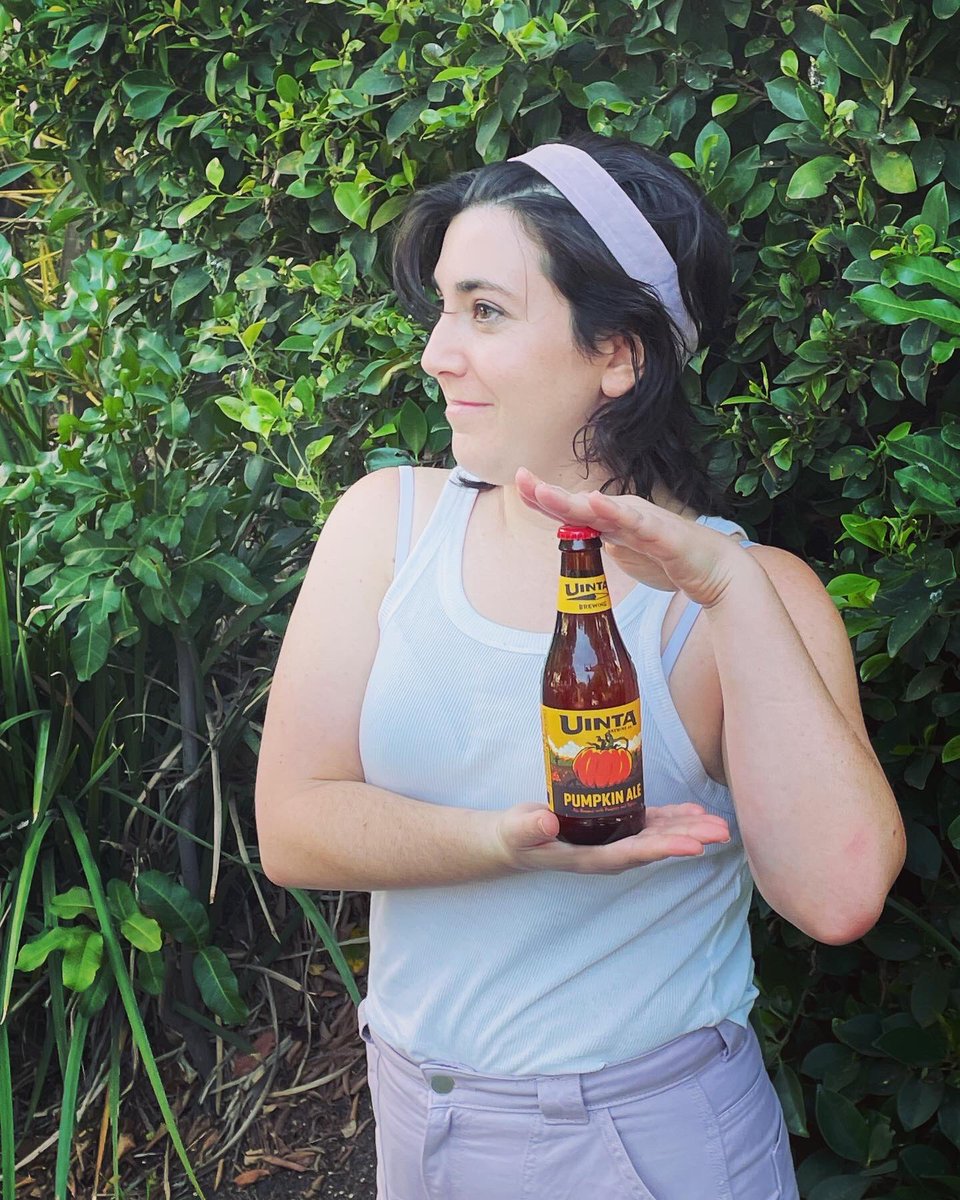 DrinkingBiddies's tweet photo. 🎙���NEW EPISODE!🍺🎃🍺

We are back, vaxxed, and drunker than ever (jk we are adults and sip responsibly) with special guest Em Maier. This month’s episode features @UintaBrewing #PumpkinAle and a whole lotta laughs. Thanks for drinking! #craftbeer #podcast https://t.co/DbJbCDWyiS