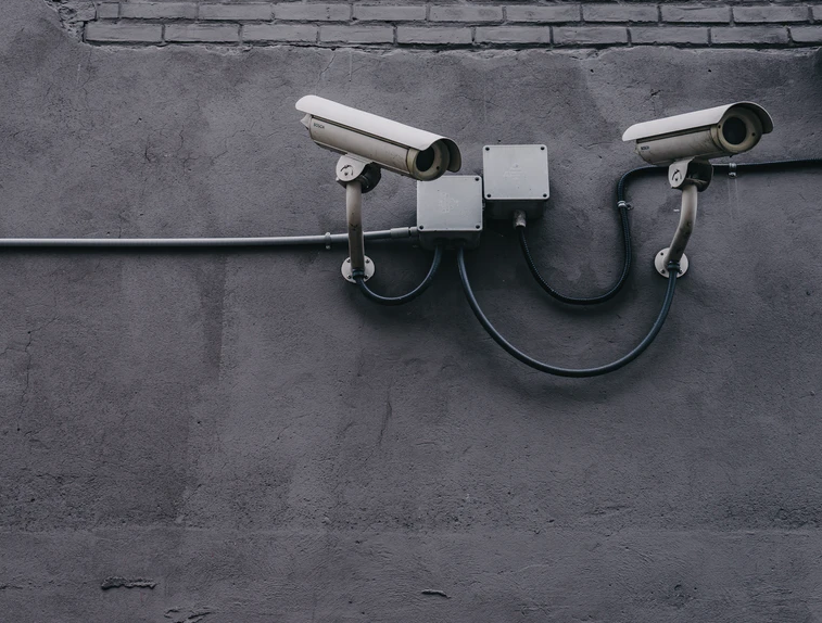 EmerSystem's tweet photo. We work hard to be your one-stop security company in Jacksonville, Florida. We utilize the latest technology to add value and efficiency to your facility while keeping them secure 24/7 with the right services. 

https://t.co/AmYaQqCLWJ 

#GetESI #HomeSecurity https://t.co/1I54seWncz