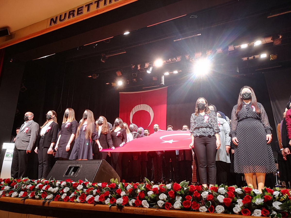 Milletlerin de devletlerin de geleceğini inşa eden öğretmenlerdir. 
#öğretmenizheryerdeyiz
<a href="/tcmeb/">Millî Eğitim Bakanlığı</a> <a href="/memleventyazici/">Levent Yazıcı</a> <a href="/istanbulilmem/">İstanbul İl Millî Eğitim Müdürlüğü</a> <a href="/BahcelievlerMEM/">Bahçelievler İlçe Millî Eğitim Müdürlüğü</a>