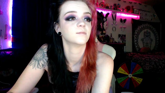 I'm online @MyFreeCams! #onmfc #mfc #mfcmodel https://t.co/AR80NF76NW  Come  see if you can make me squirt<a class="tags" href="/tag/myfreecams">@myfreecams</a><a href="/tag/onmfc"class="tags">#onmfc</a><a href="/tag/mfc"class="tags">#mfc</a><a href="/tag/mfcmodel"class="tags">#mfcmodel</a>