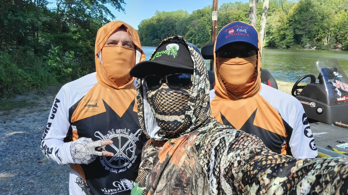 The fellas from Bass Lives Matter LLC and myself. Sporting them new custom hoodies by #PneumaDesignz #fishing
#bassfishing