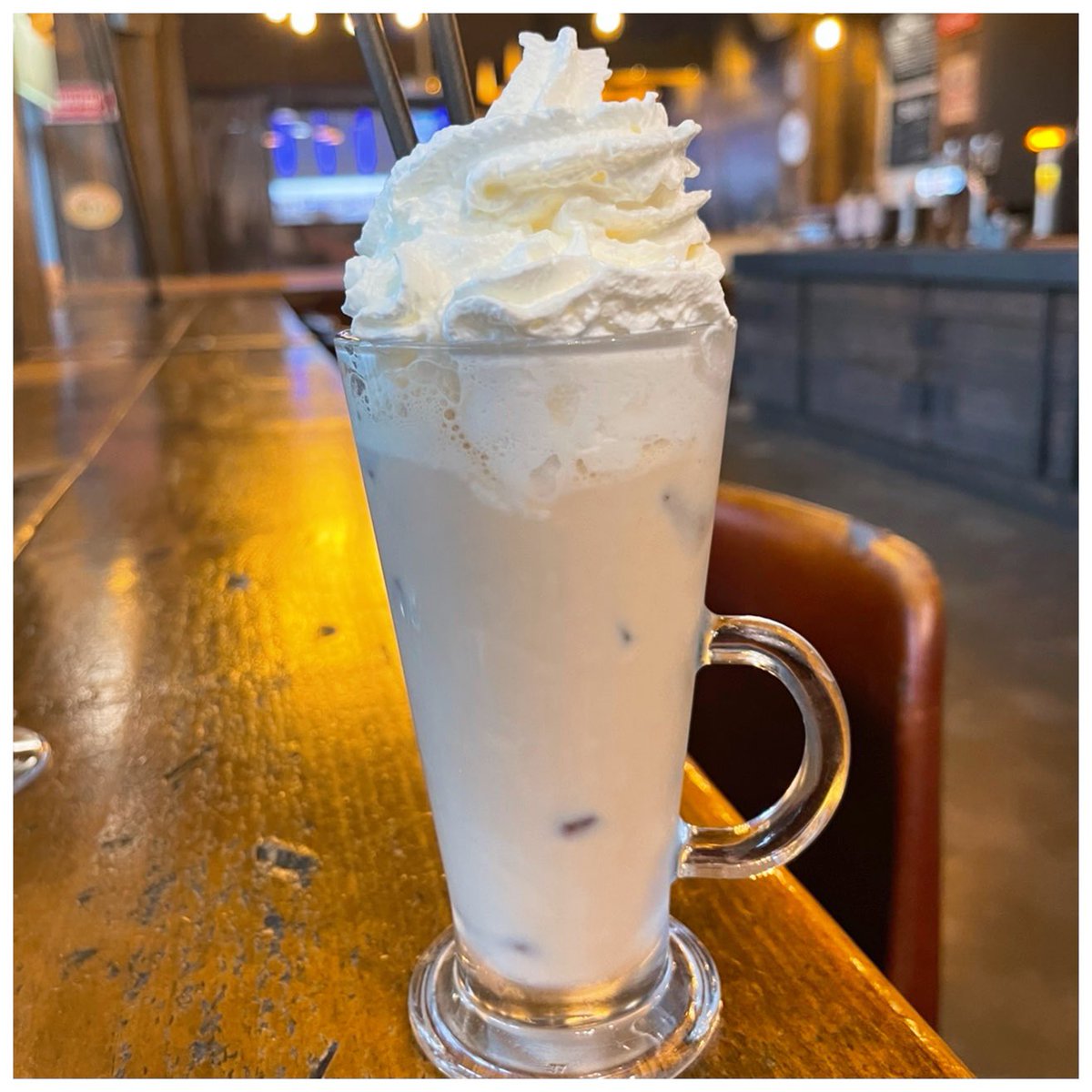 ‘Late night Latte’ 🤤

Drooling everywhere…. 

#dockyardspinningfields #dockyardspin #spinningfieldsmanchester #spinningfields #manchesterbars #manchesterdrinks
