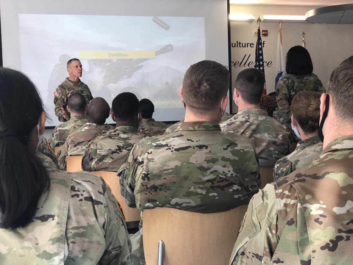 #Thankful for our Healthcare Soldiers and all the ways they’ve stepped up over the past year. Visited @BelvoirHospital to talk with our providers and meet some of the in-patient Soldiers here for the holiday.