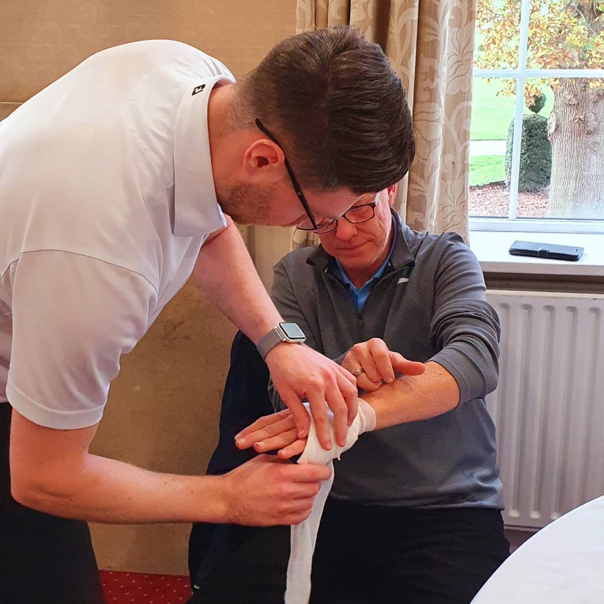Revive2S's tweet photo. Congratulations to the team at @GolfDroitwich on passing their #firstaidtraining #CPR #AED #Defibrillator #Choking #Shock #efaw #Bleeding  #VeteranOwned #VeteranOperated #SavingLives #golfcourse 🏌‍♂️⛑ https://t.co/dxGVuvMcMP